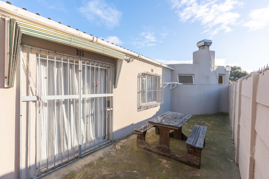 3 Bedroom Property for Sale in Bothasig Western Cape